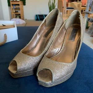 Steve Madden Gold Glitter Peep Toe heels